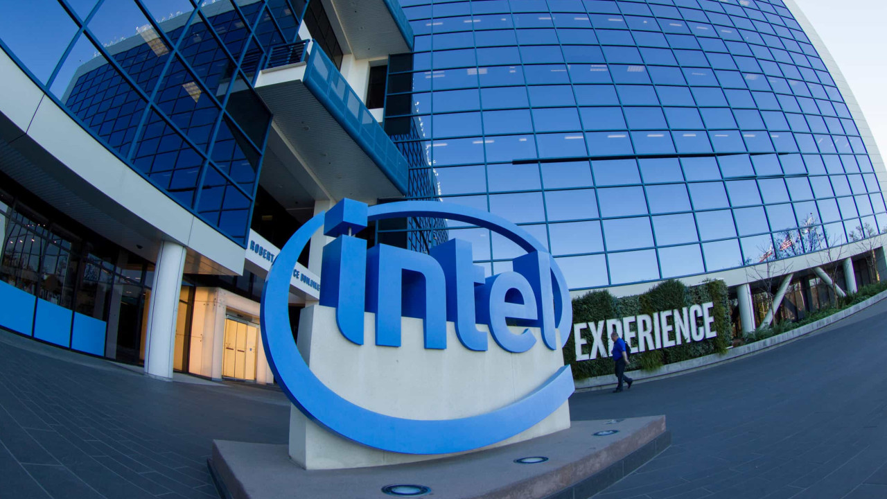 Intel investe 22 mil milhões de euros em fábrica de 'chips' em Israel