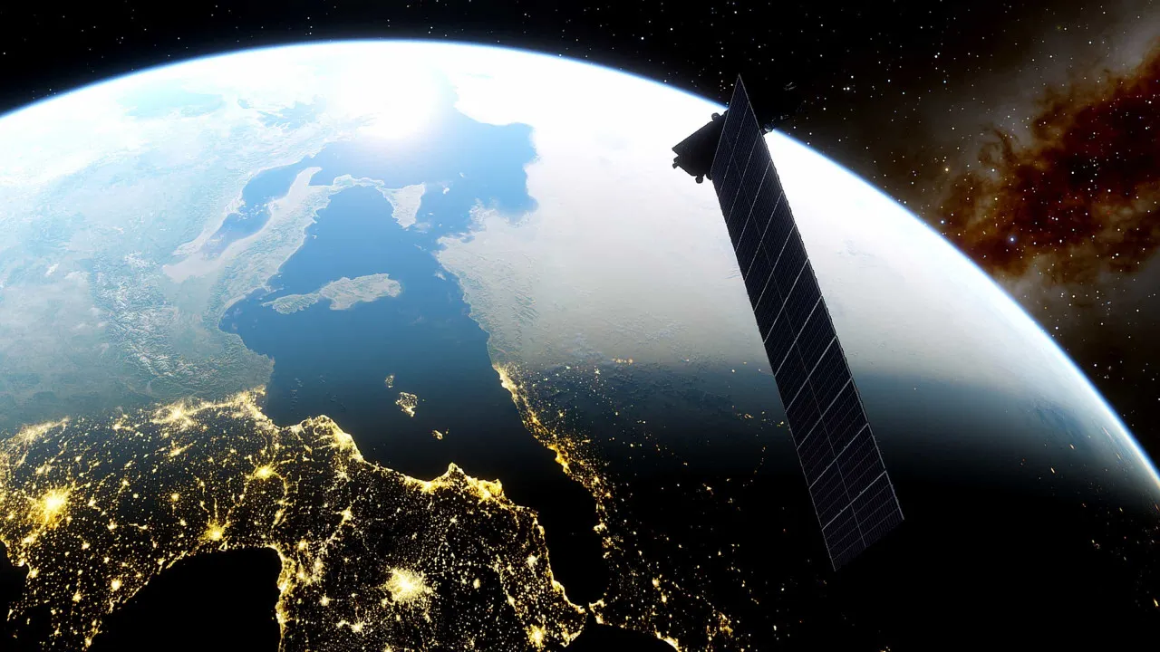 Satélite Starlink volta a explodir em órbita. SpaceX sem