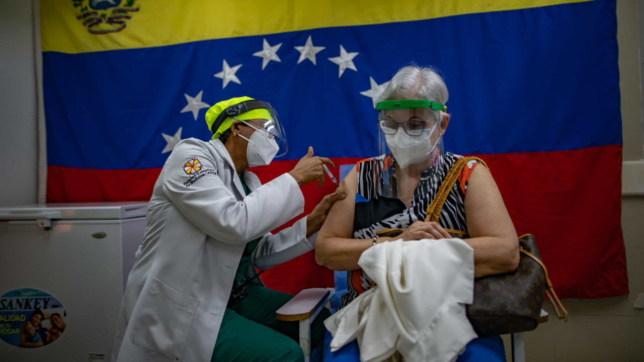 Venezuela denuncia na ONU que sanções impedem o envio de vacinas - Vimarsana News