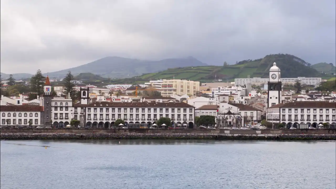 Chuva. Aviso amarelo alargado às ilhas de Santa Maria e São Miguel