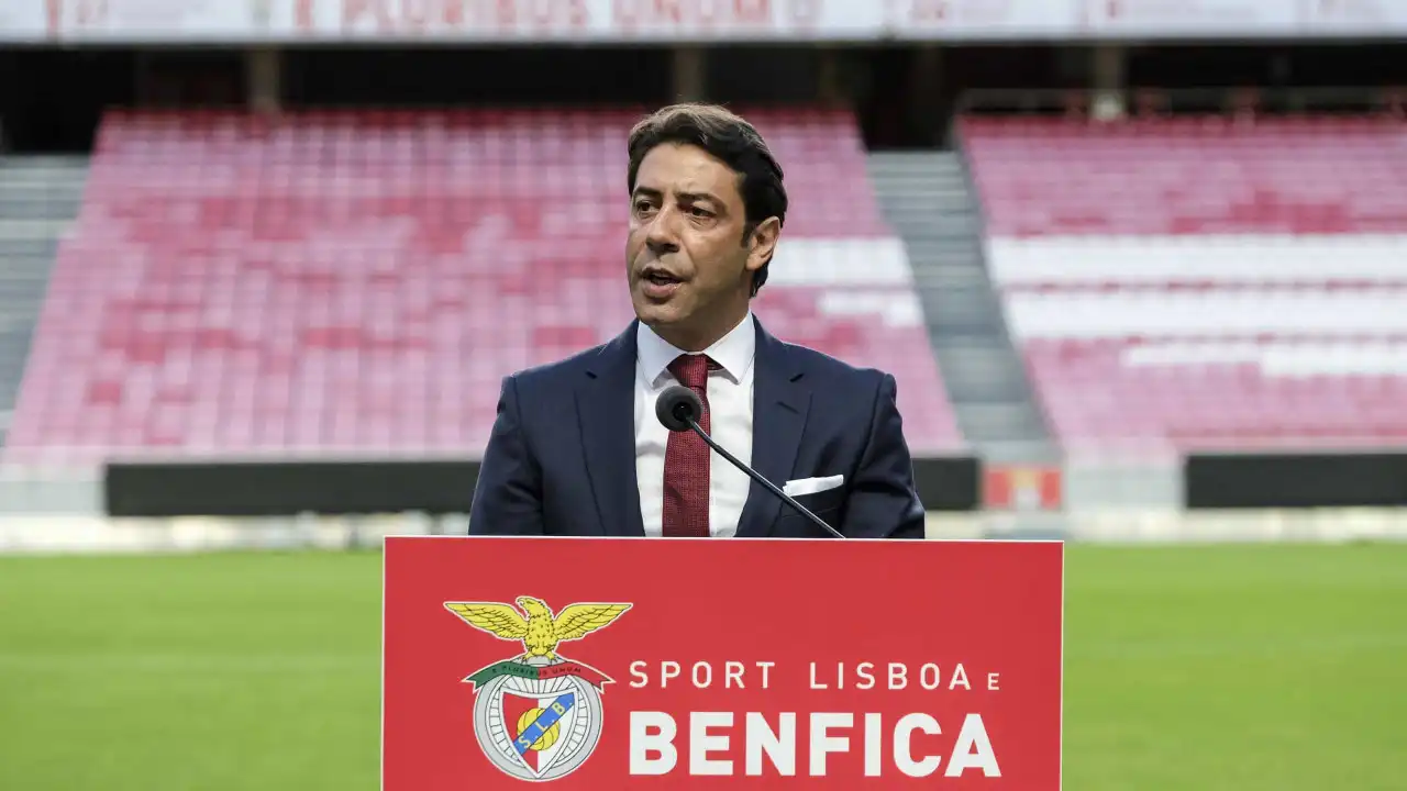 De João Neves a Marcos Leonardo. Rui Costa dá cara por mercado do Benfica