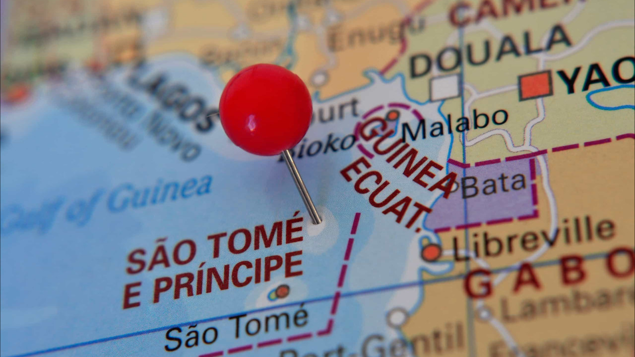 UE não tenciona &quot;mudar&quot; relações com São Tomé após acordo com a Rússia