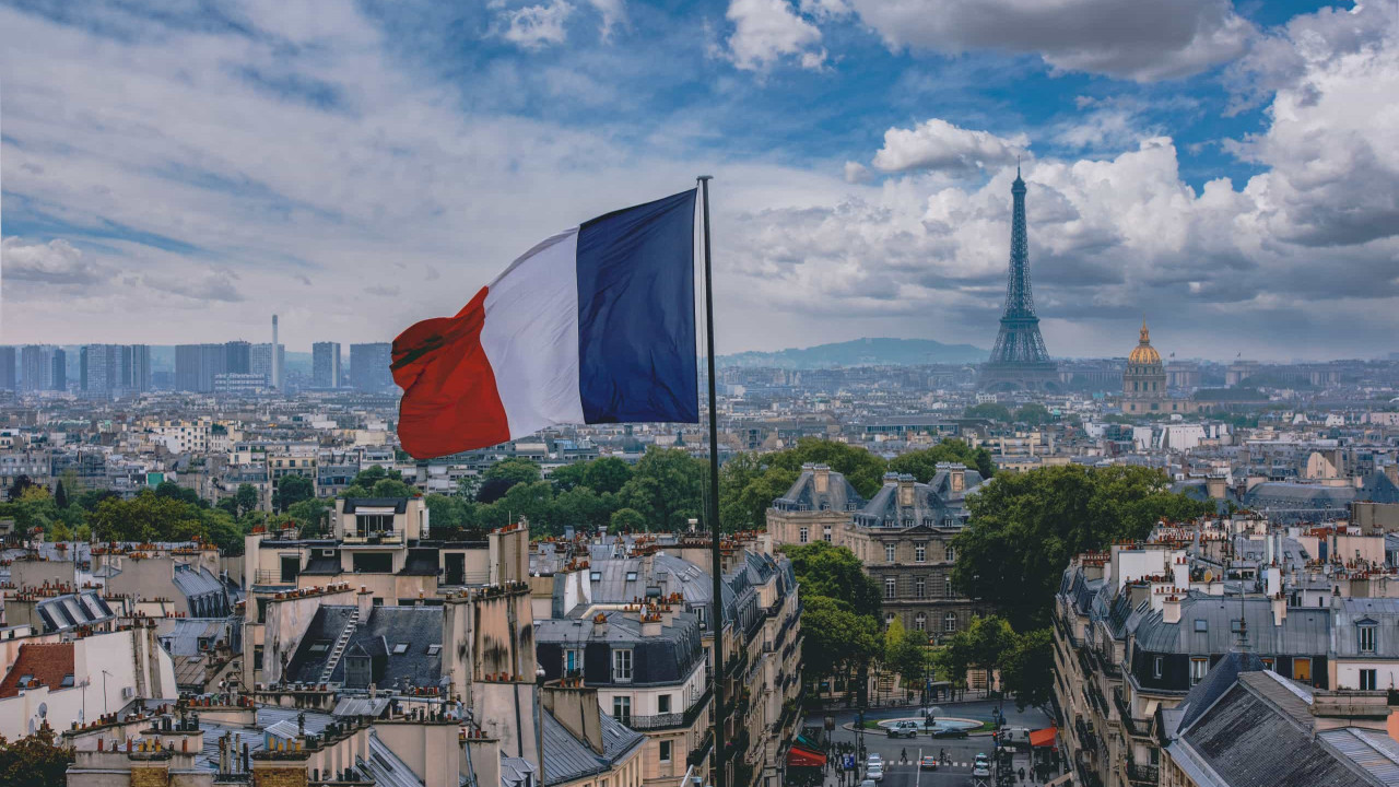 Clima.  Francia promueve una cumbre de políticos y responsables de instituciones