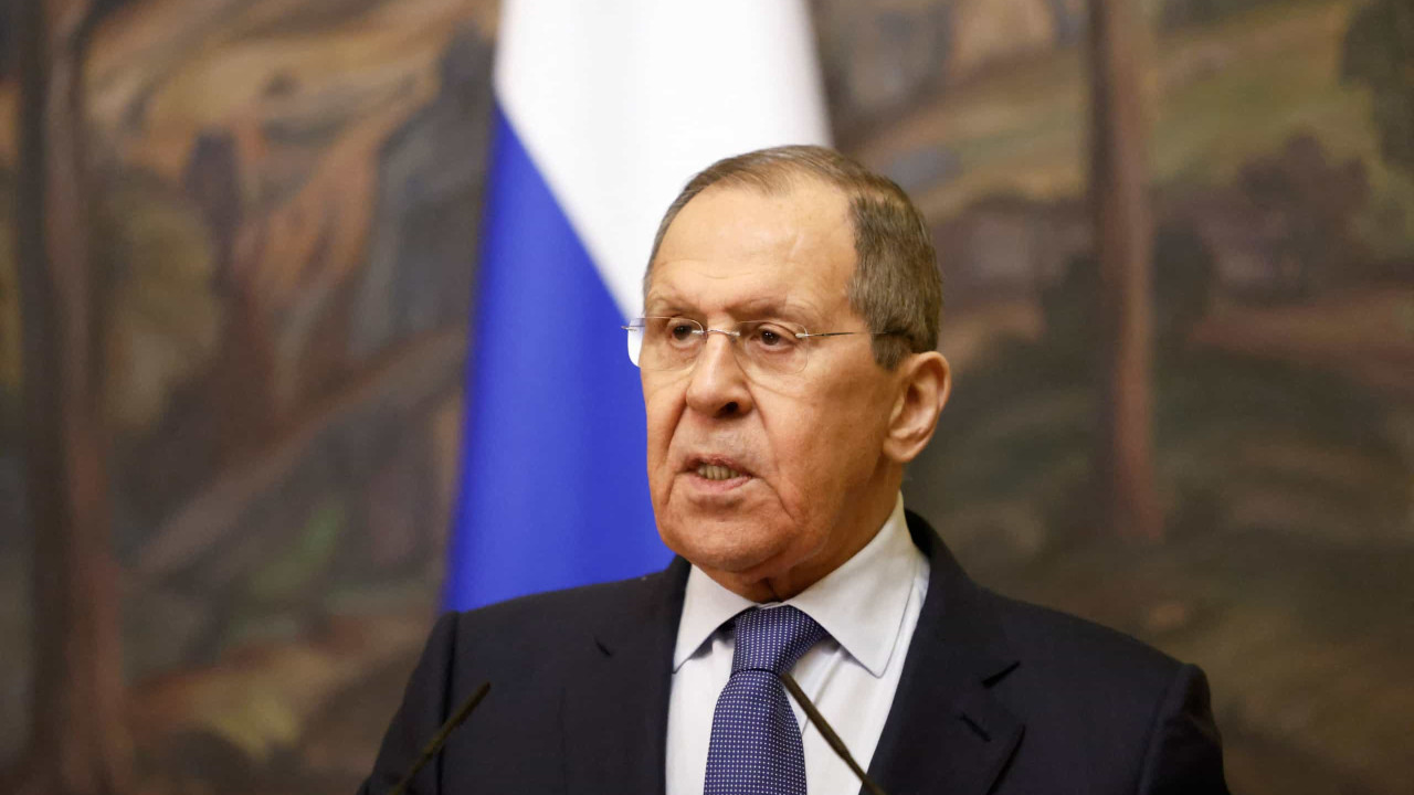 Chefe da diplomacia russa Sergey Lavrov chega à China