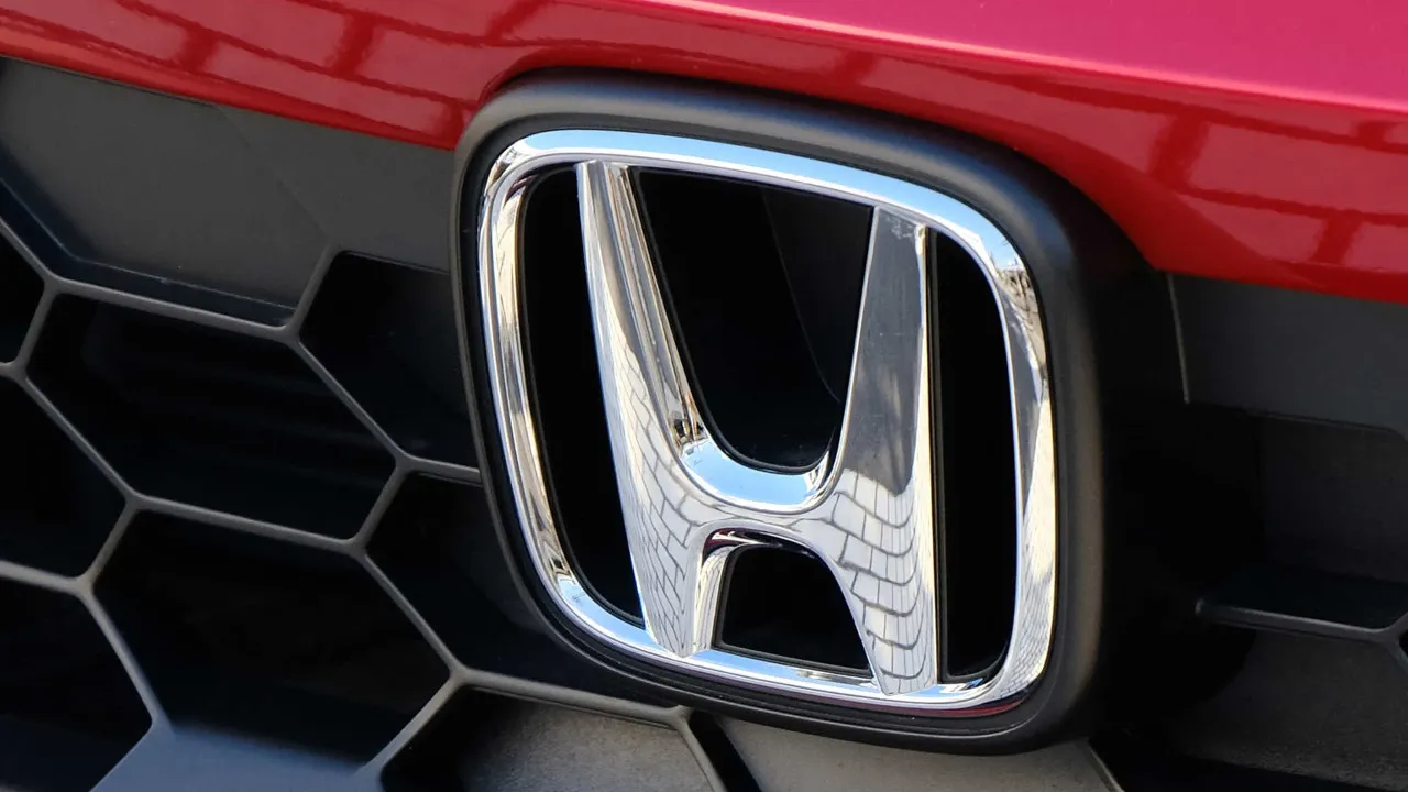 Honda revê em baixa meta de vendas de veículos elétricos devido à tarifas