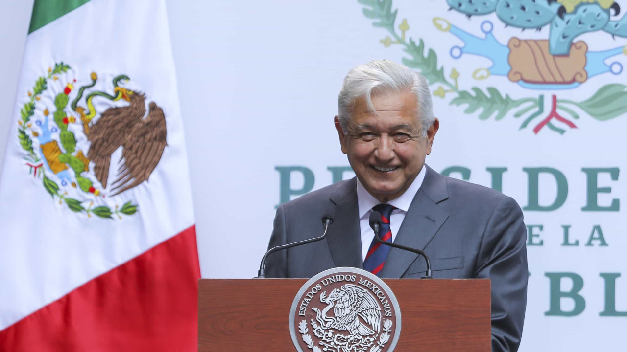 México. Obrador acredita que Trump abandonará plano de muro na fronteira