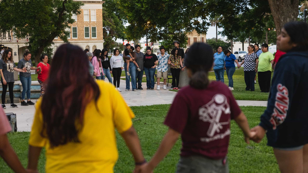 Houve &quot;falhas críticas&quot; na reação policial a massacre em escola no Texas
