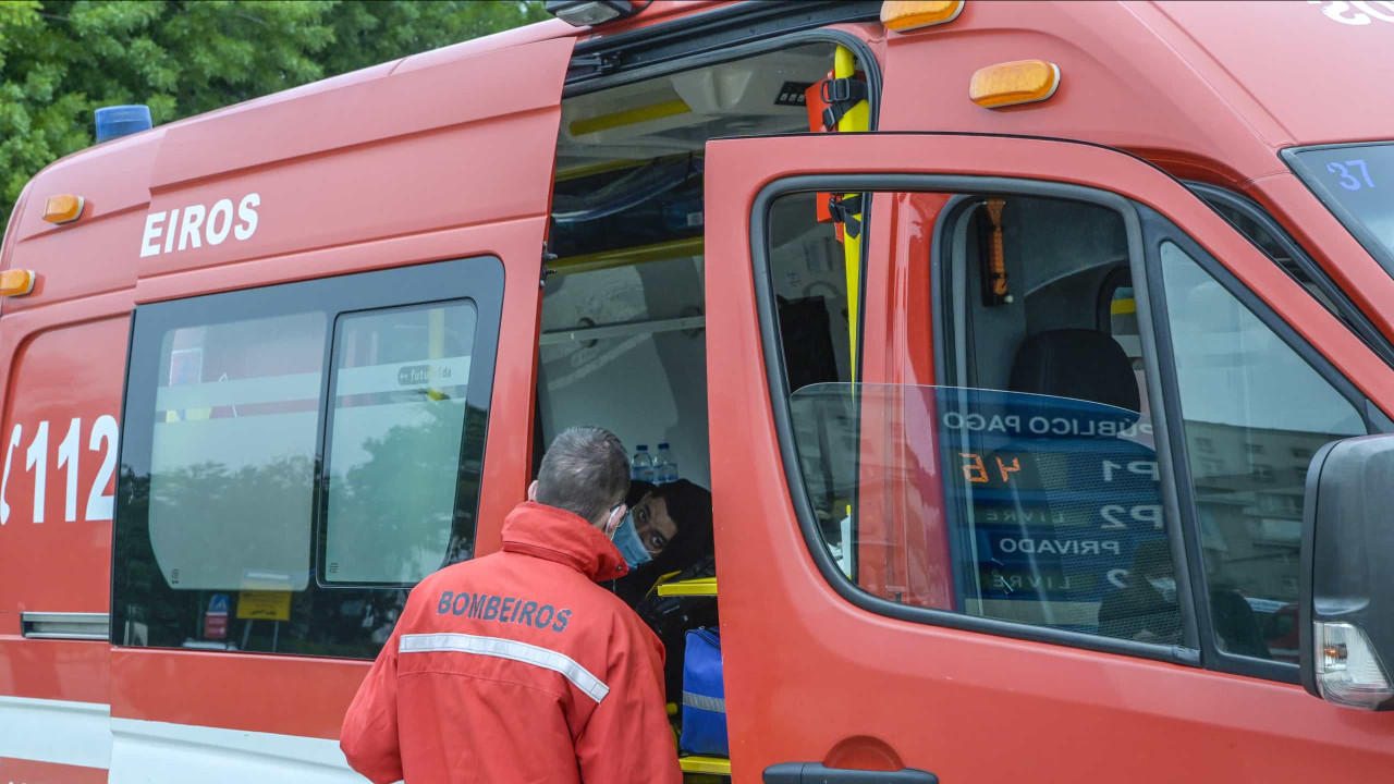 Bombeiro ferido em resgate de gato &quot;com prognóstico reservado&quot;