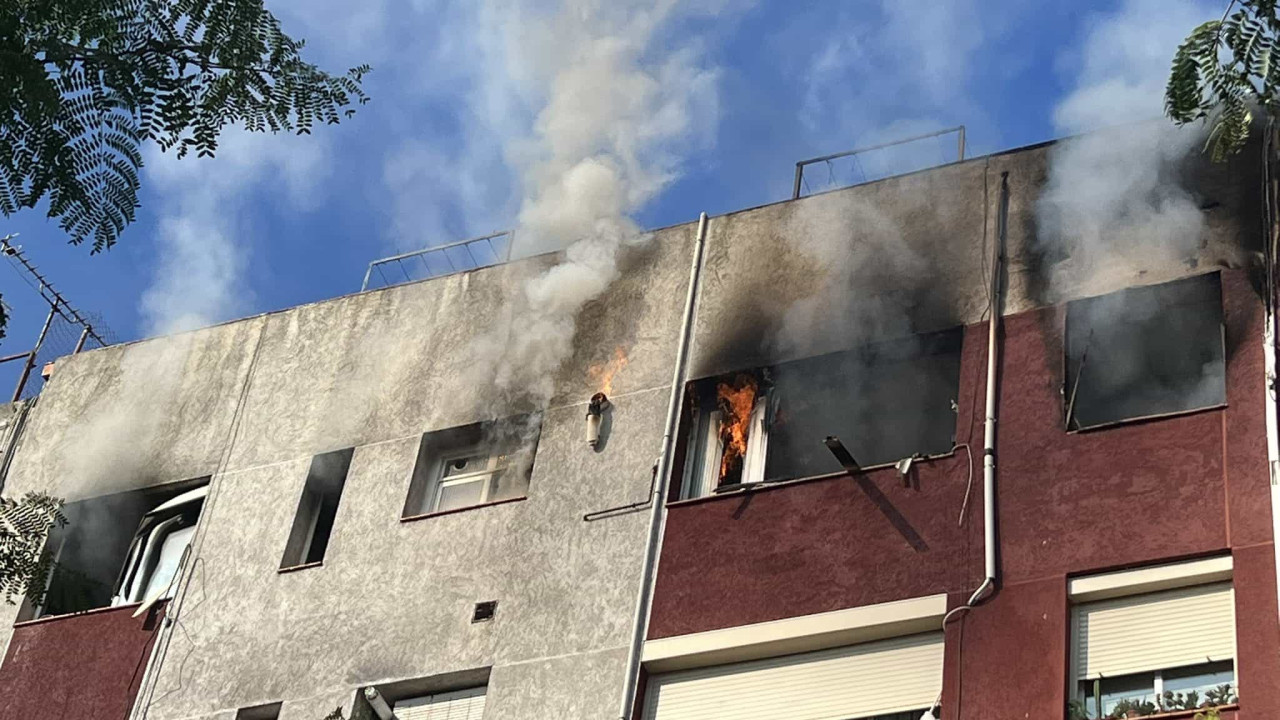España.  Cinco incendios en una noche despiertan polémica en Badalona