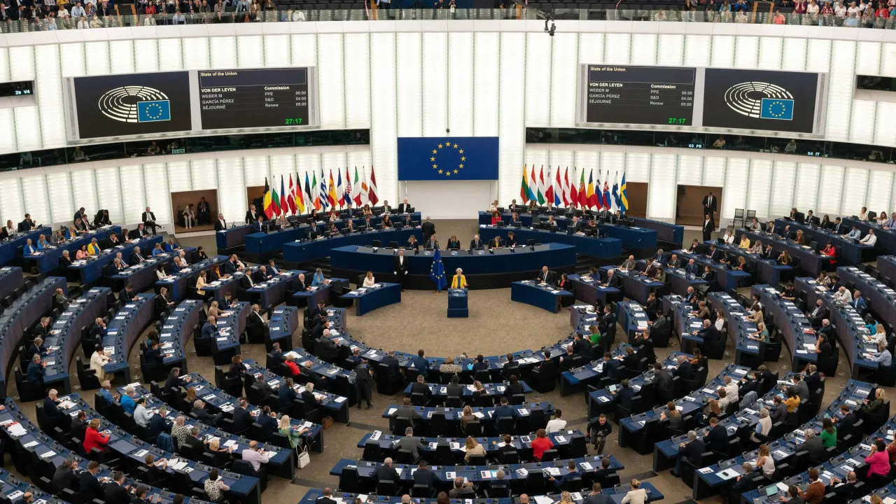 Parlamento Europeu vai disponibilizar a sua própria plataforma de IA