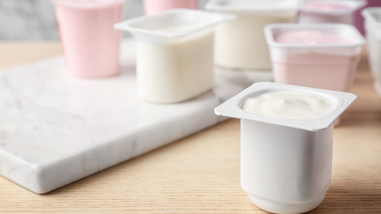 Ni te imaginas lo que puedes hacer con un yogur caducado (¡maravilla!)