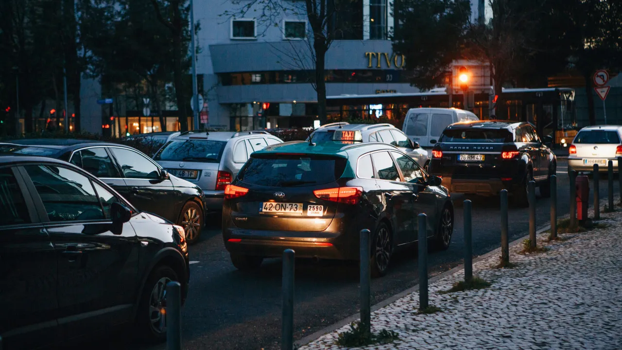 Lisboa aprova redução da velocidade rodoviária junto às escolas