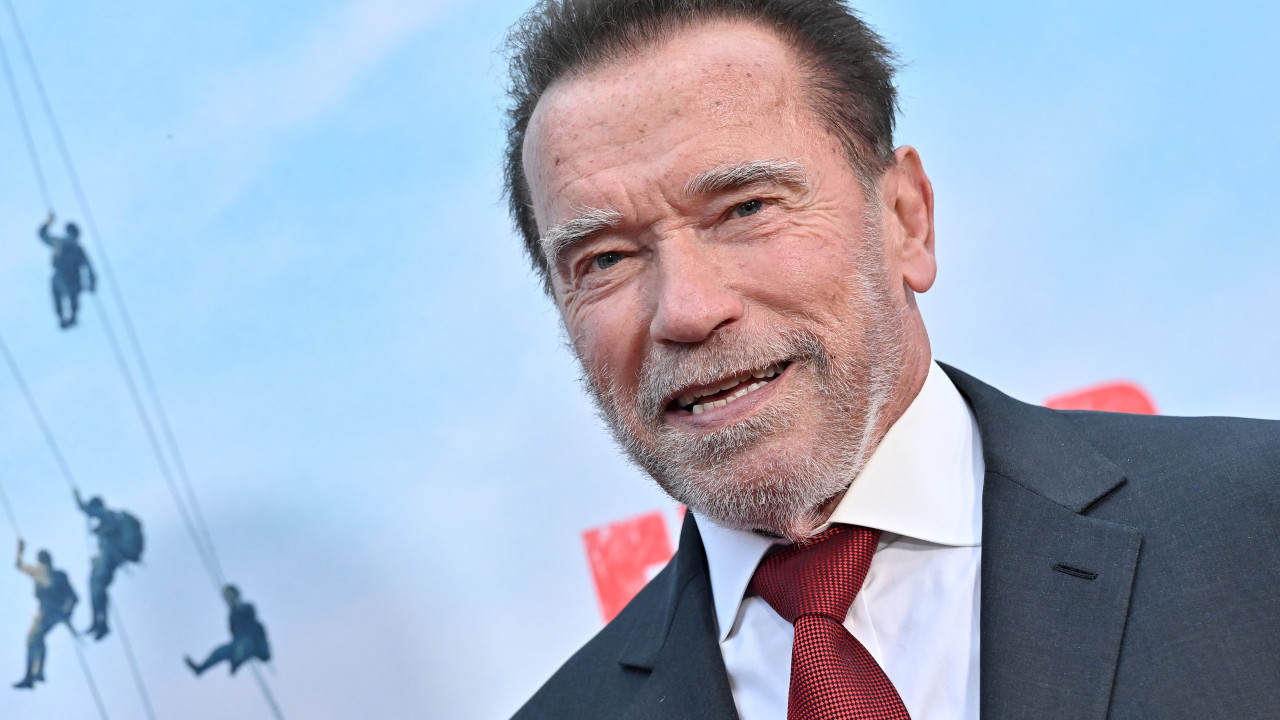 Arnold Schwarzenegger retido no aeroporto por causa de relógio de luxo