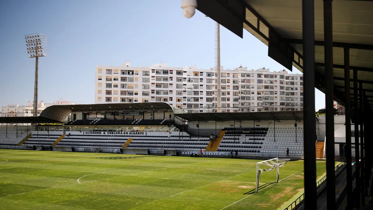 Farense-Benfica: Último classificado recebe o terceiro no Algarve