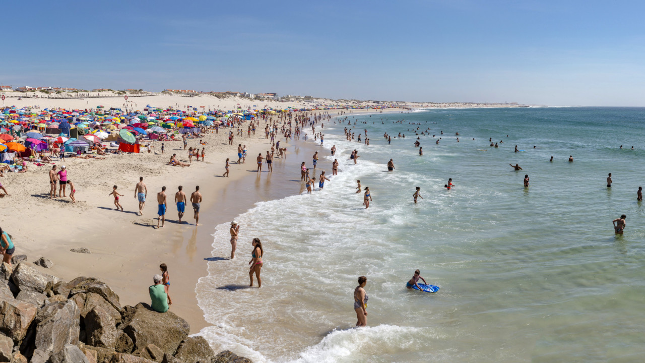 Câmara de Ílhavo vai criar 90 lugares de estacionamento na praia da Barra