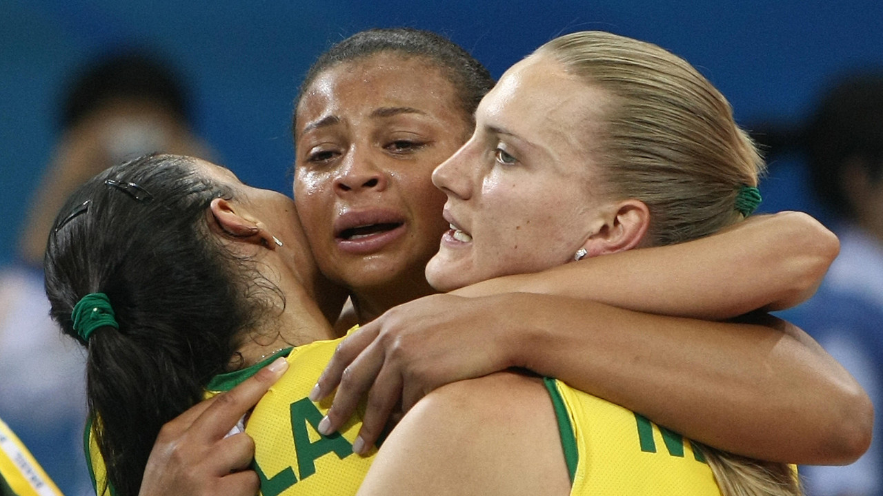 Quem foi Walewska Oliveira, campeã olímpica do vôlei que morreu aos 43