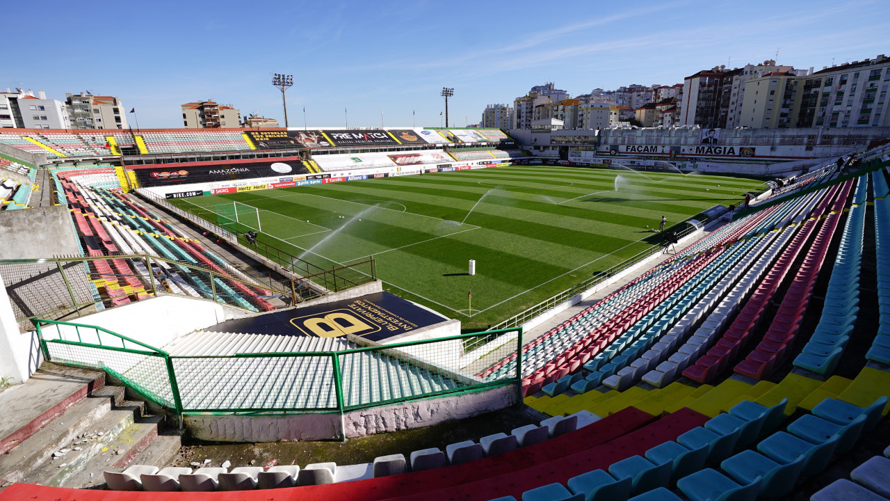 Estrela recebe Farense no jogo de 'aflitos' que fecha a 31.ª ronda