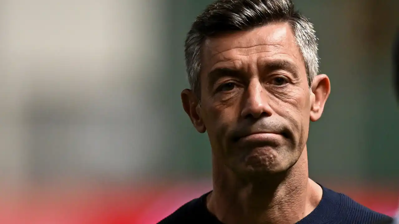 "Bobi e tareco". Pedro Caixinha perdeu a cabeça com adjuntos de Abel