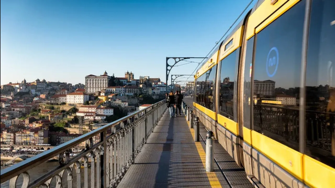 Am aprova moções para reformular 2. ª fase do metrobus do porto