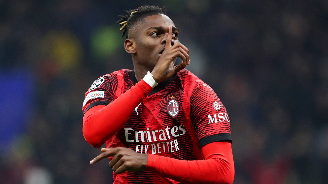 AC Milan recorre a Rafael Leão para homenagear criador de 'Dragon Ball'