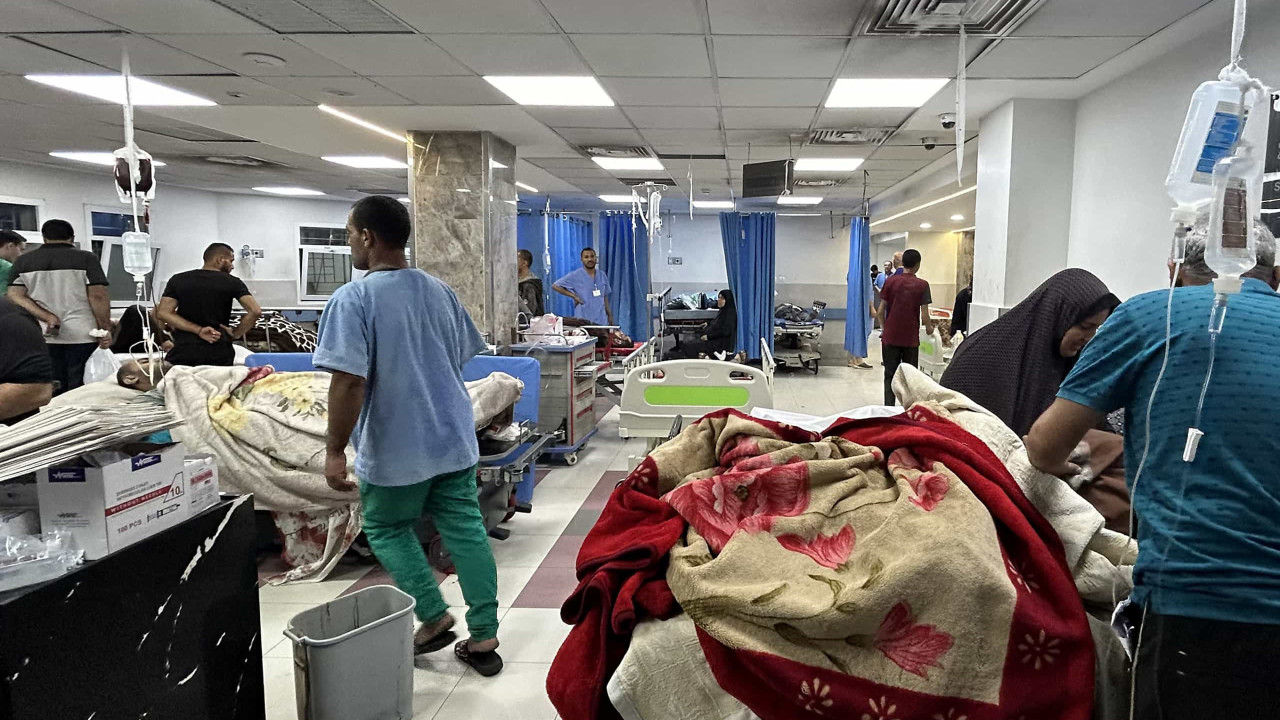 Forças israelitas invadem hospital no sul da Faixa de Gaza