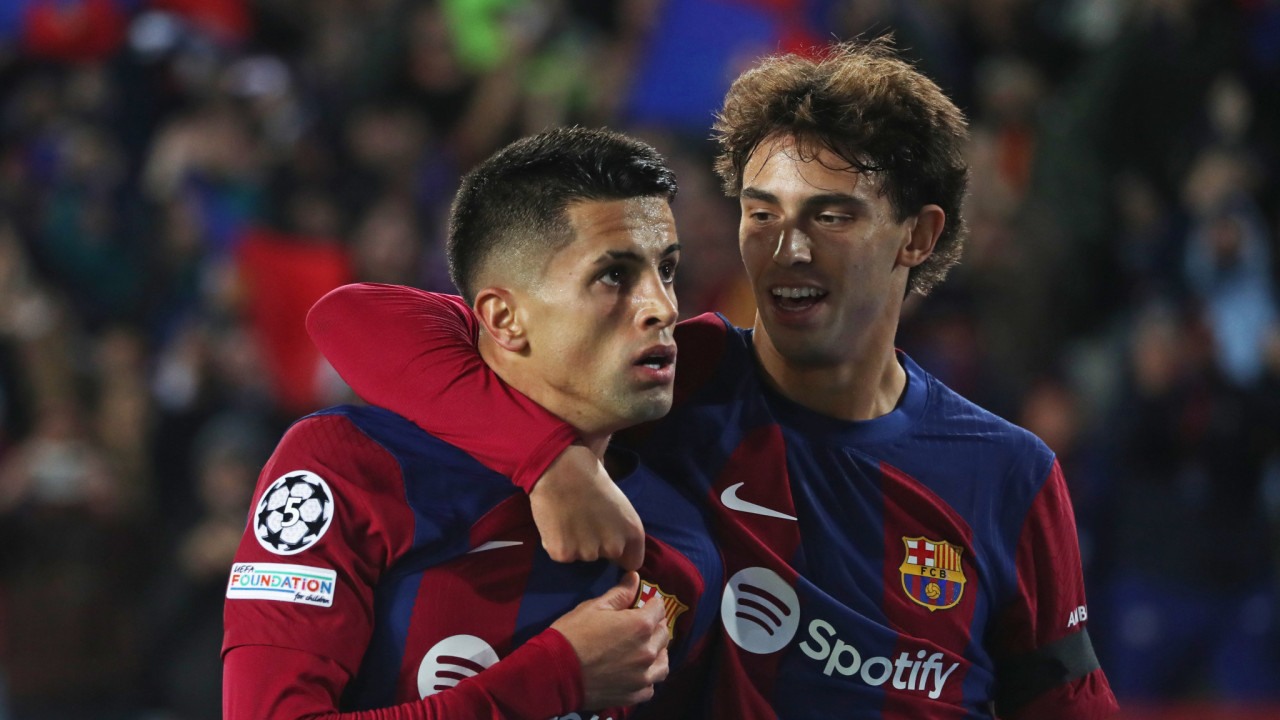 João Félix e João Cancelo têm... o banho em risco no Barcelona