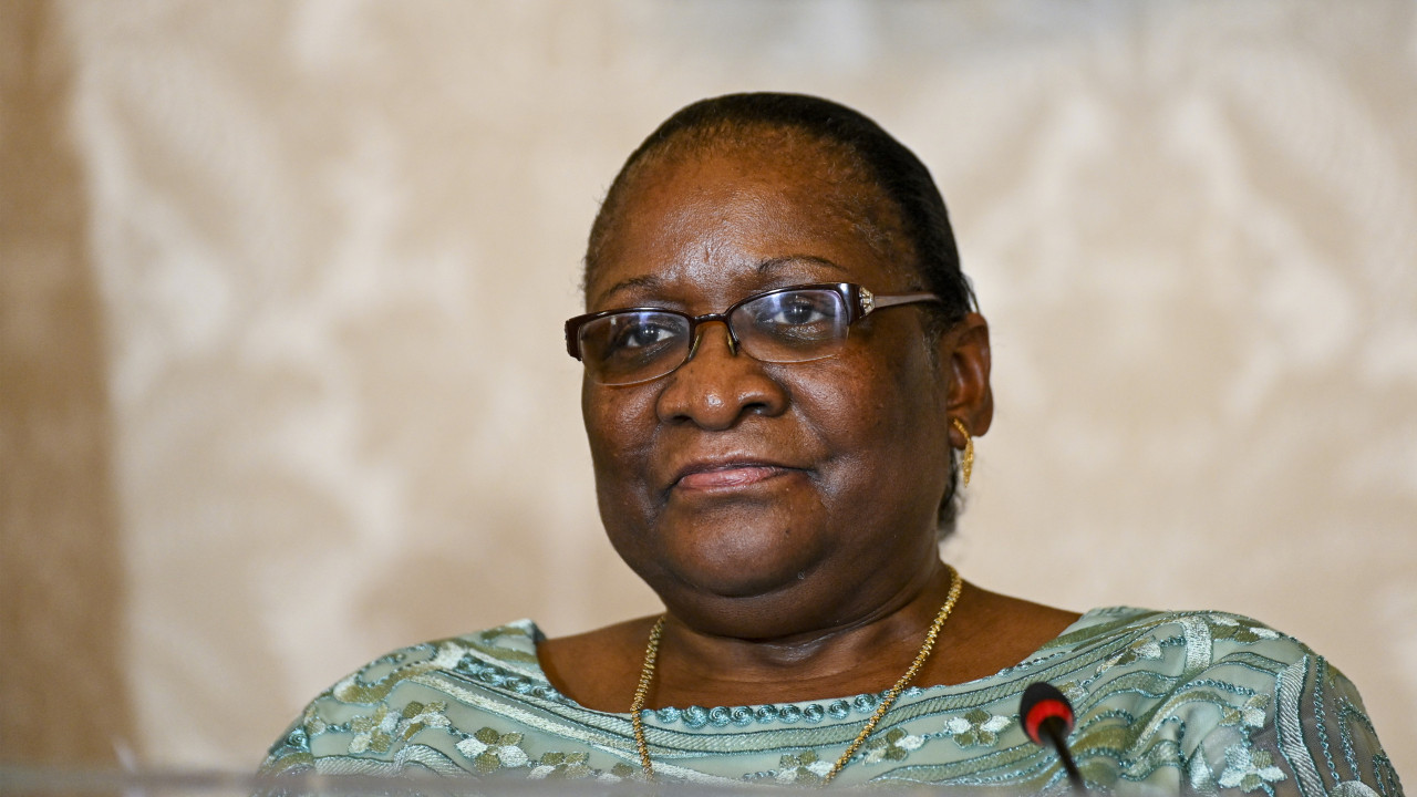 Chefe da Diplomacia moçambicana em Madrid para reforço da cooperação