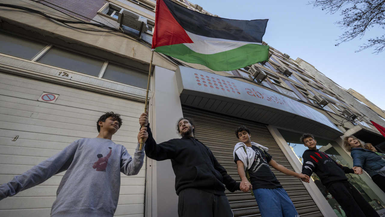 Lisboa 'deu as mãos' pela Palestina. O cordão humano em imagens