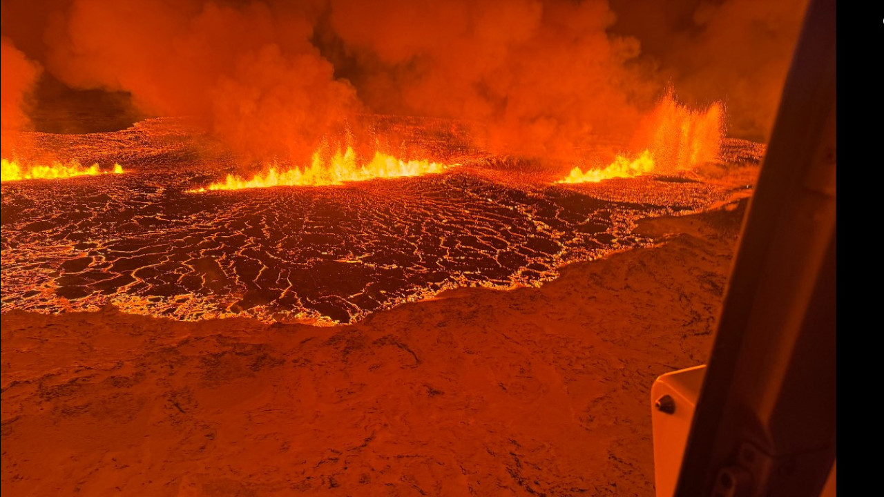 Imagens impressionantes mostram erupção vulcânica na Islândia