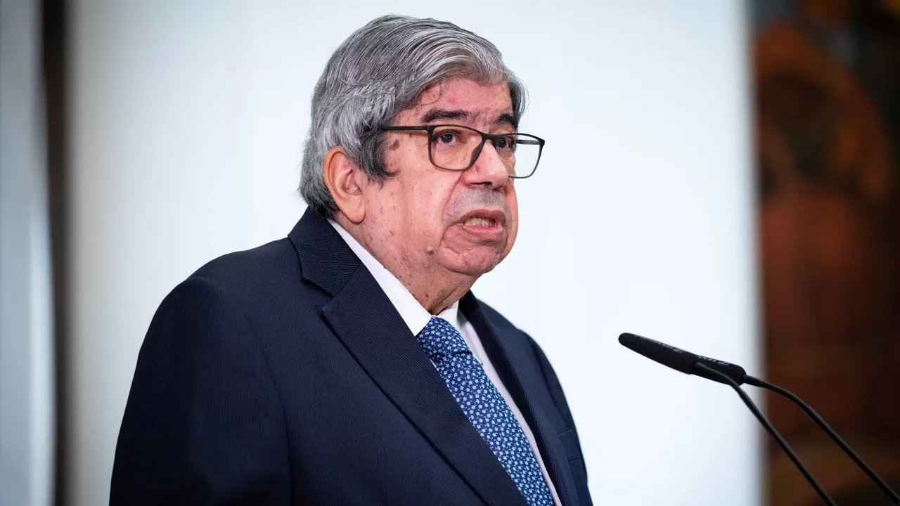 Ferro avisou
