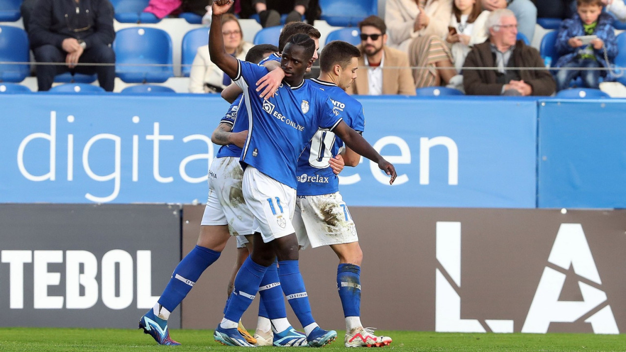 Feirense e Oliveirense anulam-se e não se largam na 'fuga' à descida