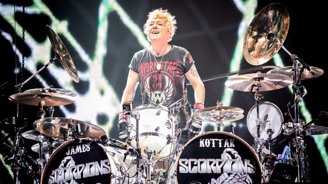 Morreu James Kottak, baterista dos Scorpions. Tinha 61 anos