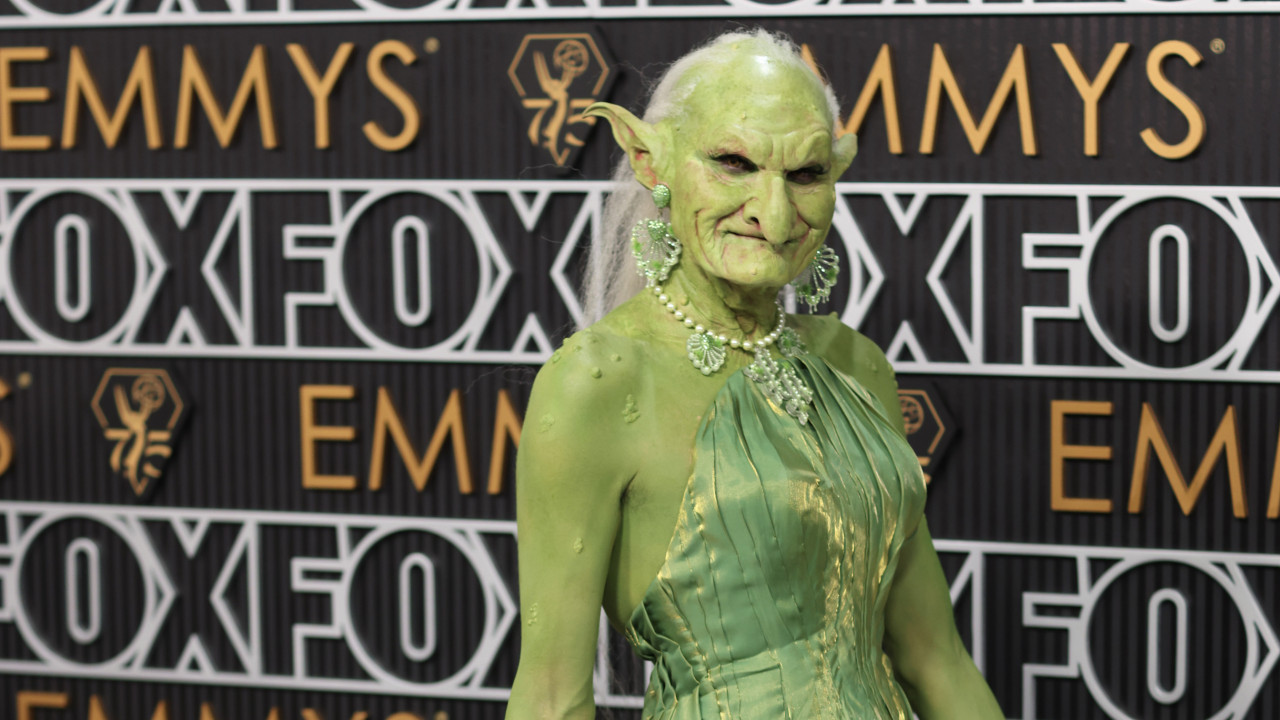 Houve de tudo na 'red carpet' dos Emmys Awards... até um Green Goblin