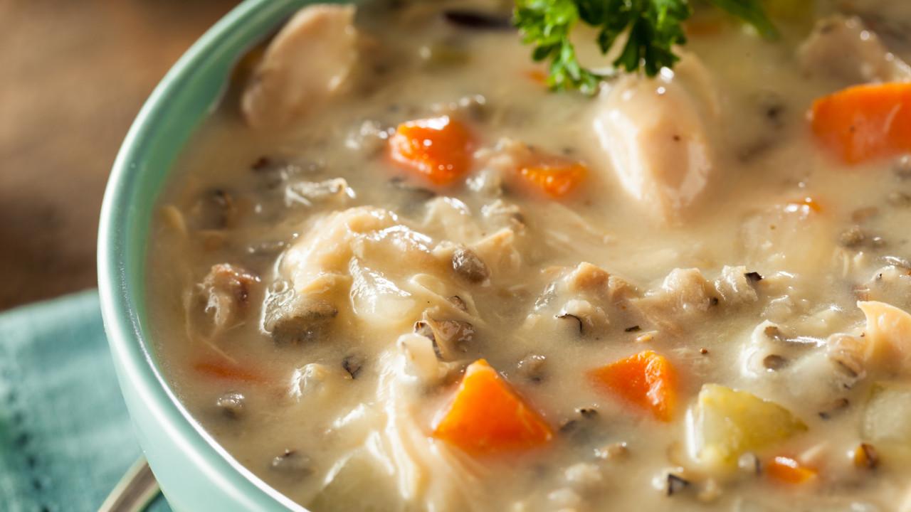 É fã de canja? Tem (mesmo) de fazer esta sopa deliciosa