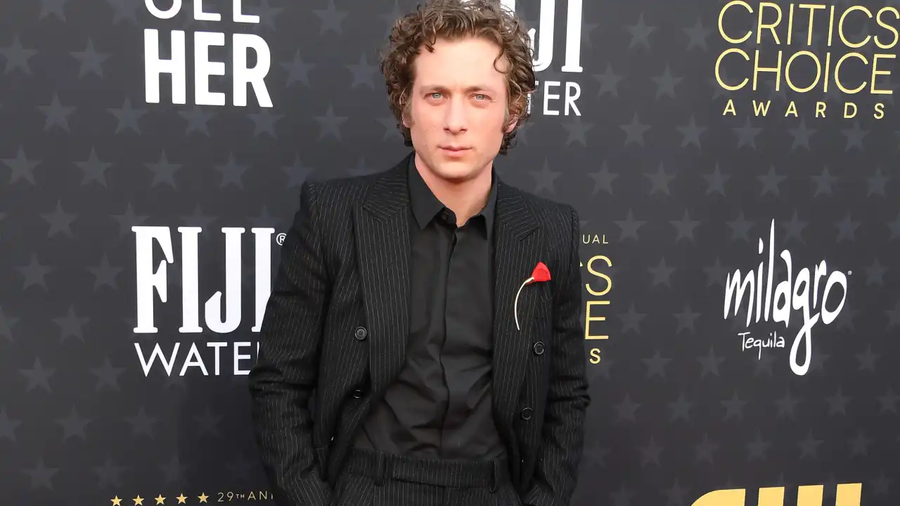 A primeira imagem oficial de Jeremy Allen White a fazer de Springsteen