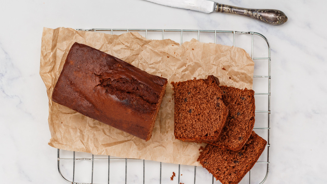 Receita de bolo de aveia, banana e cacau para comer sempre que quiser