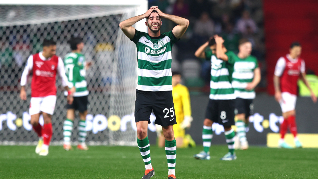 &quot;Liga de atrasados&quot;. Tarjas e cânticos valem multas no Sp. Braga-Sporting