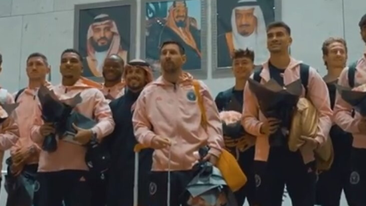 Atenção, Cristiano Ronaldo. Lionel Messi já chegou à Arábia Saudita