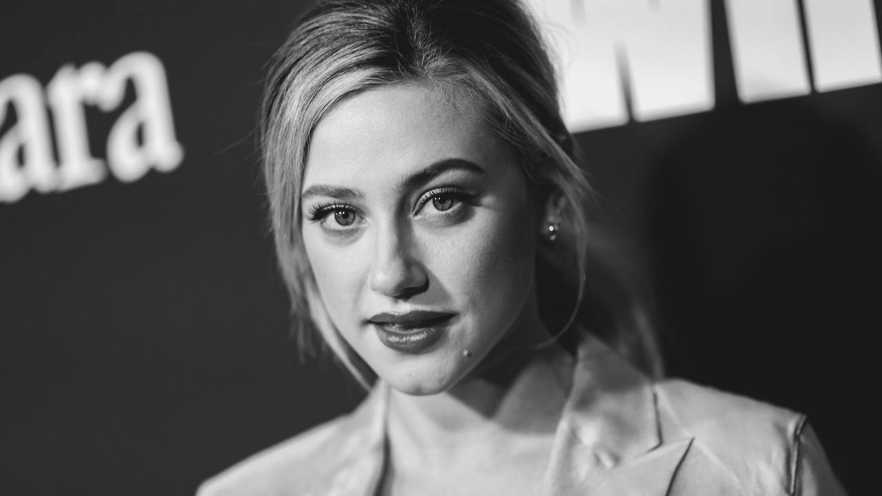 Lili Reinhart, estrela da série 'Riverdale', diagnosticada com alopecia