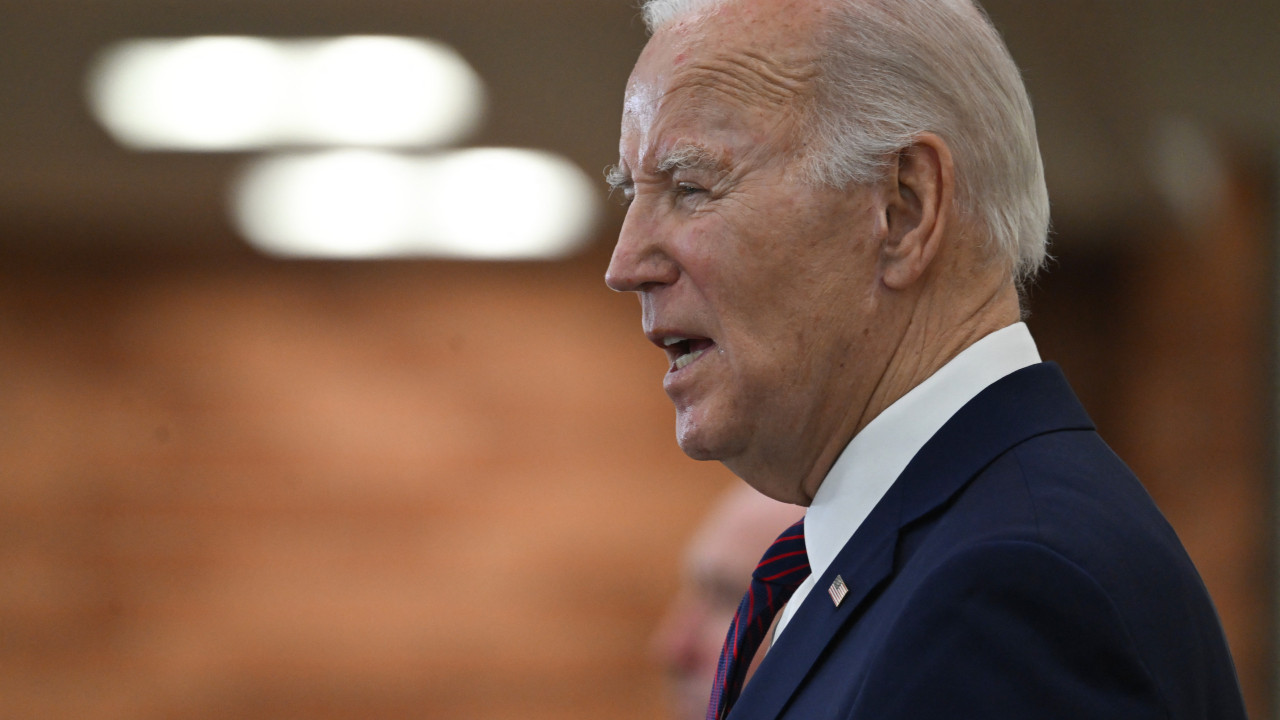 Biden promulga lei que proíbe importações de urânio da Rússia
