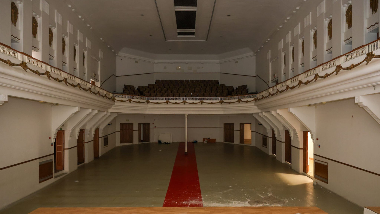 &quot;Ícone do Barreiro&quot;. Teatro Cine volta a ser &quot;património municipal&quot;