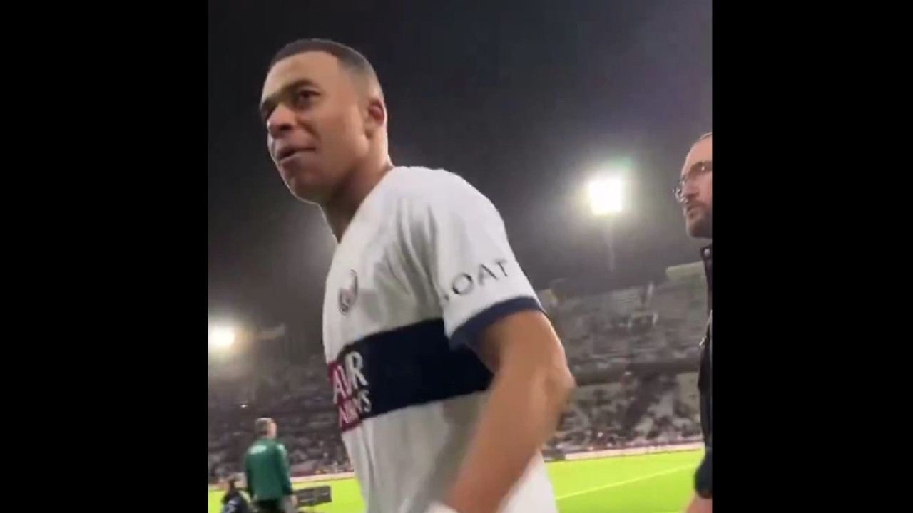 Efeito Real Madrid? Mbappé 'apanhado' a reagir a provocações em Barcelona