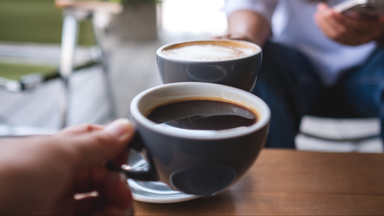 Será que o café e o descafeinado afetam os seus níveis de colesterol?