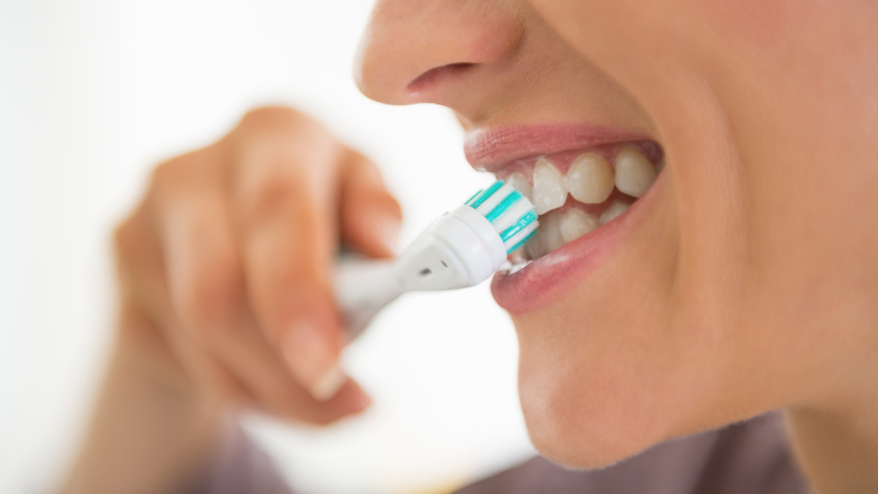 Three situations in which you should (really) avoid brushing your teeth