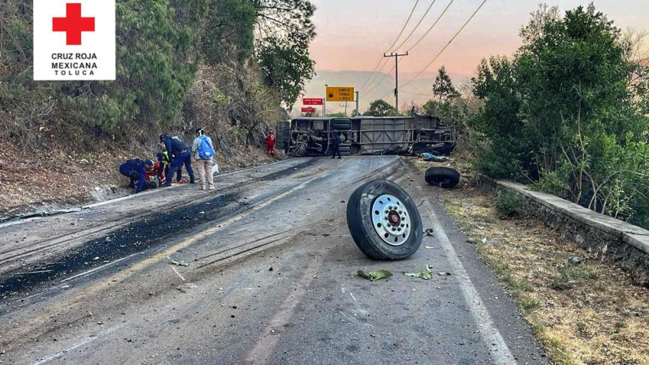 Acidente de autocarro no México faz pelo menos 14 mortos e 31 feridos