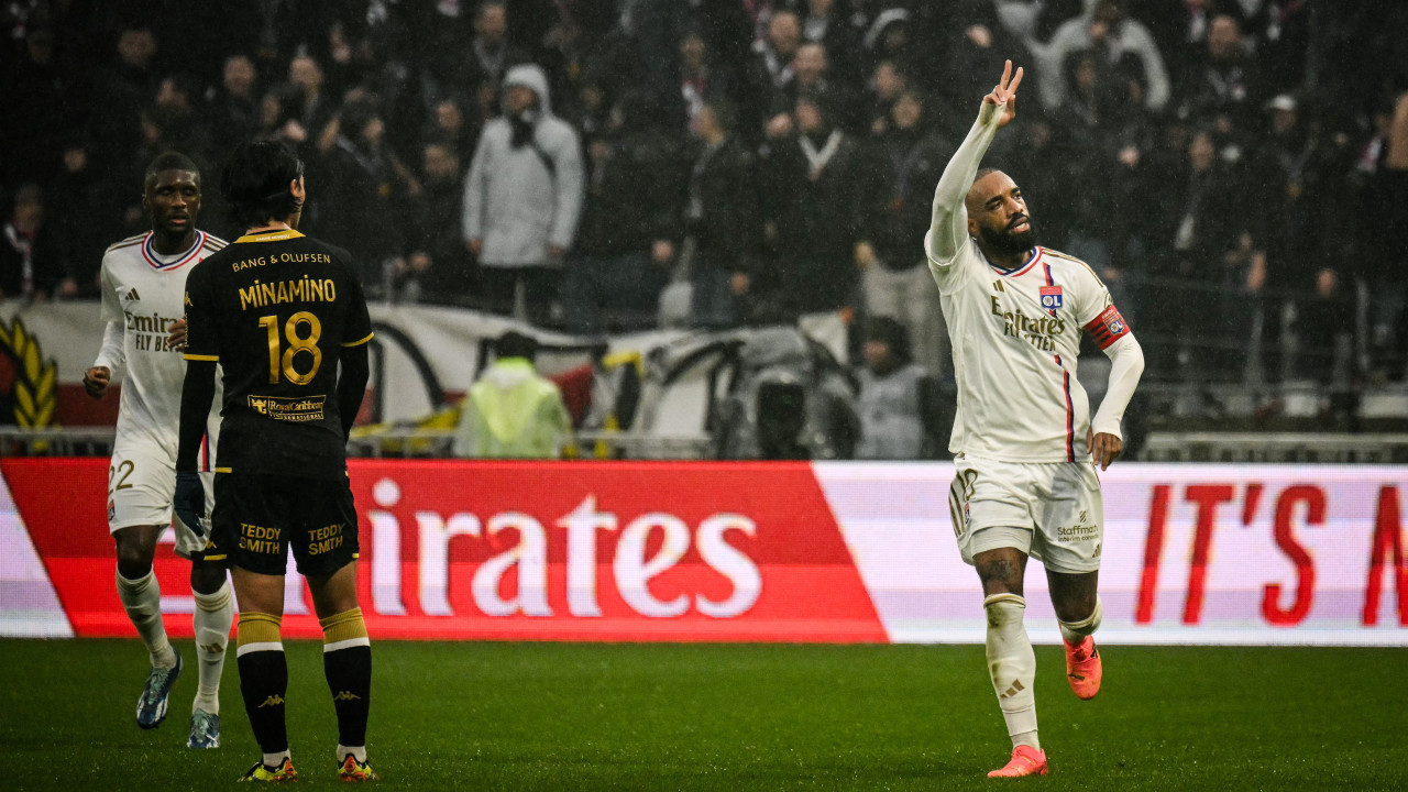 PSG é campeão 'no sofá' com a ajuda de Anthony Lopes e Matic