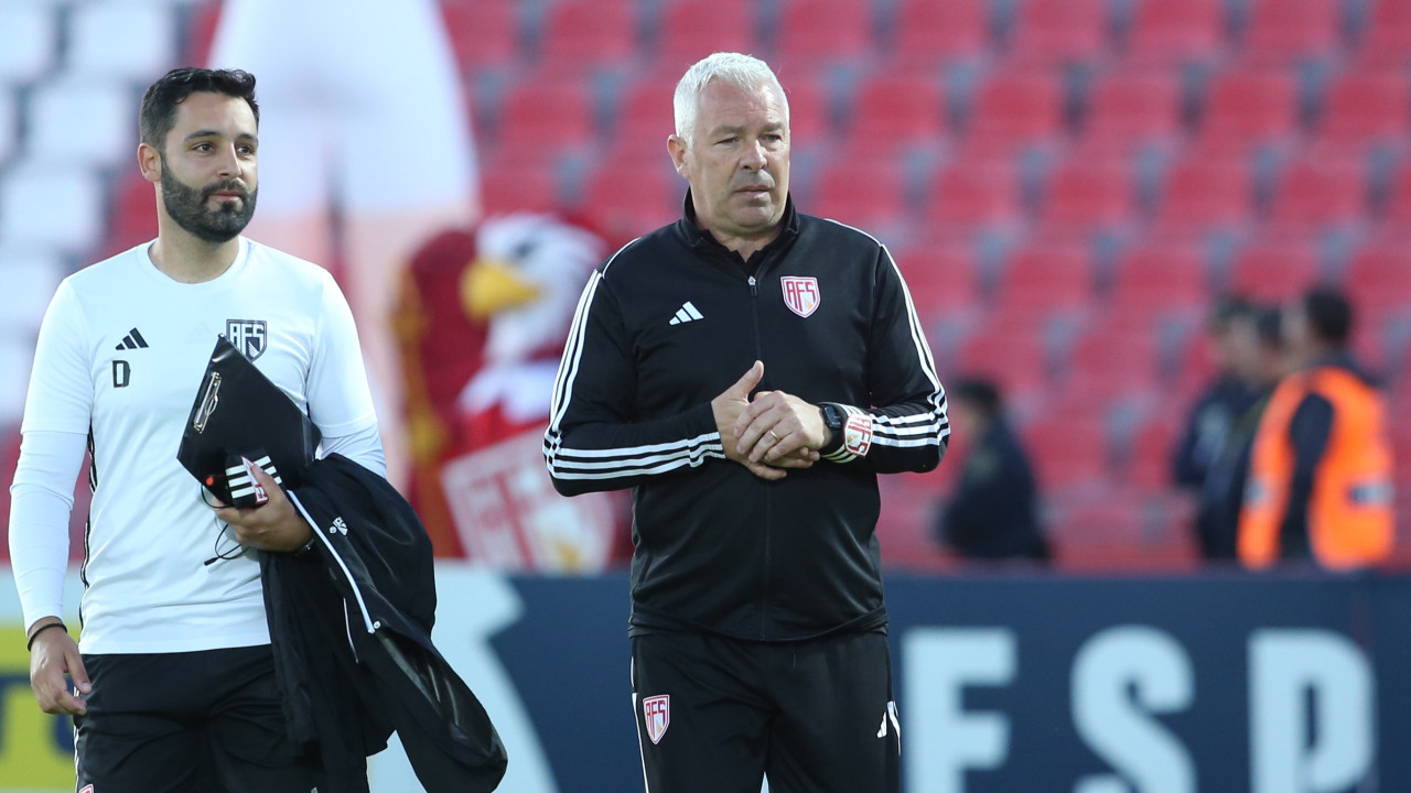 Jorge Costa pede &quot;controlo emocional&quot; para playoff com Portimonense