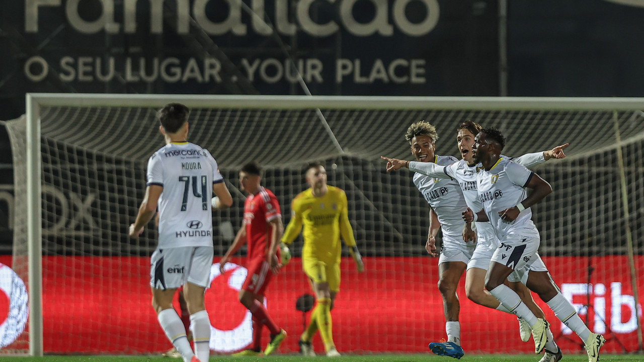 Famalicão-Benfica: Começar a sério... onde se entregou o título ao rival