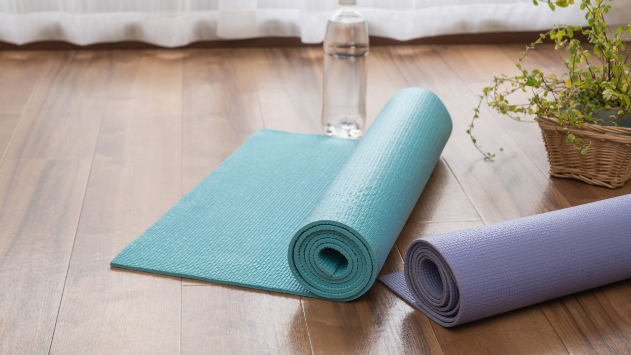 Eis como desinfetar o seu tapete de ioga - é mais simples do que pensa
