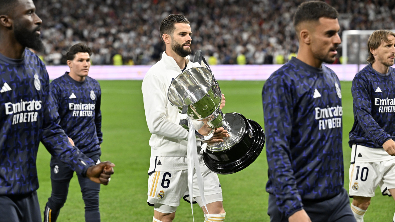 Alavés faz 'guarda de honra' ao campeão e concede goleada ao Real Madrid
